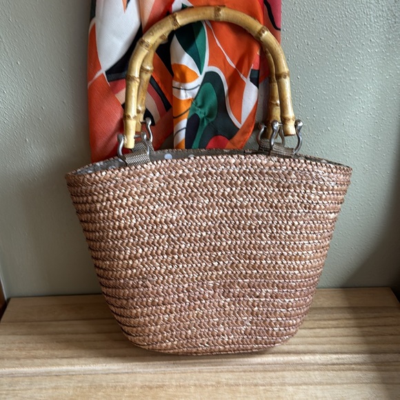 St John’s Bay Woven Wheat Straw Handbag-Bamboo Handles-Tan/Brown Color-EUC - Picture 2 of 16